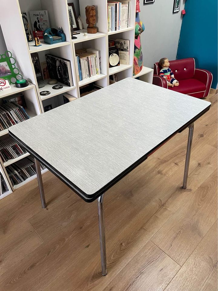 Table formica