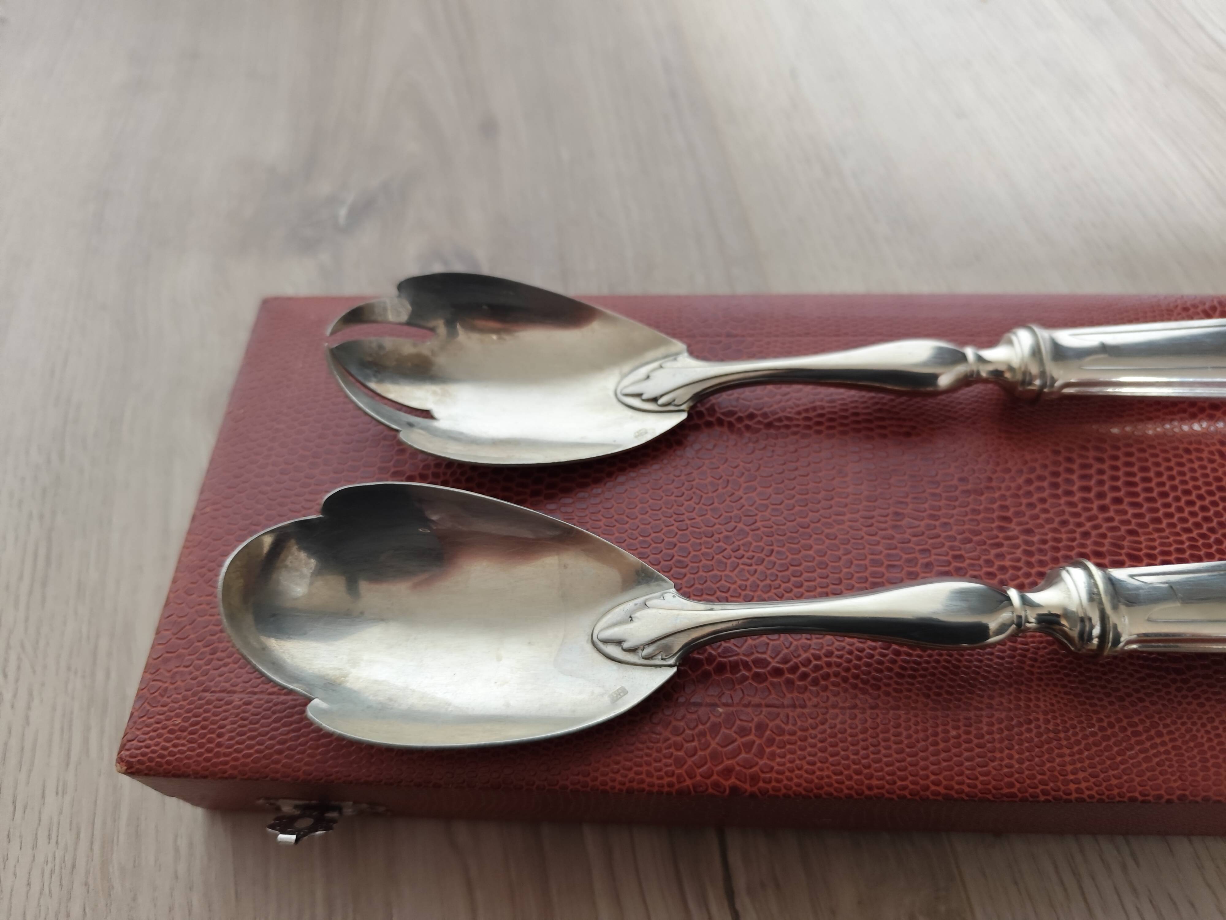 Silver-plated metal salad serving spoons in their vintage case