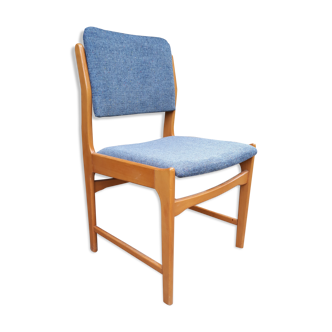 Blond wooden chair