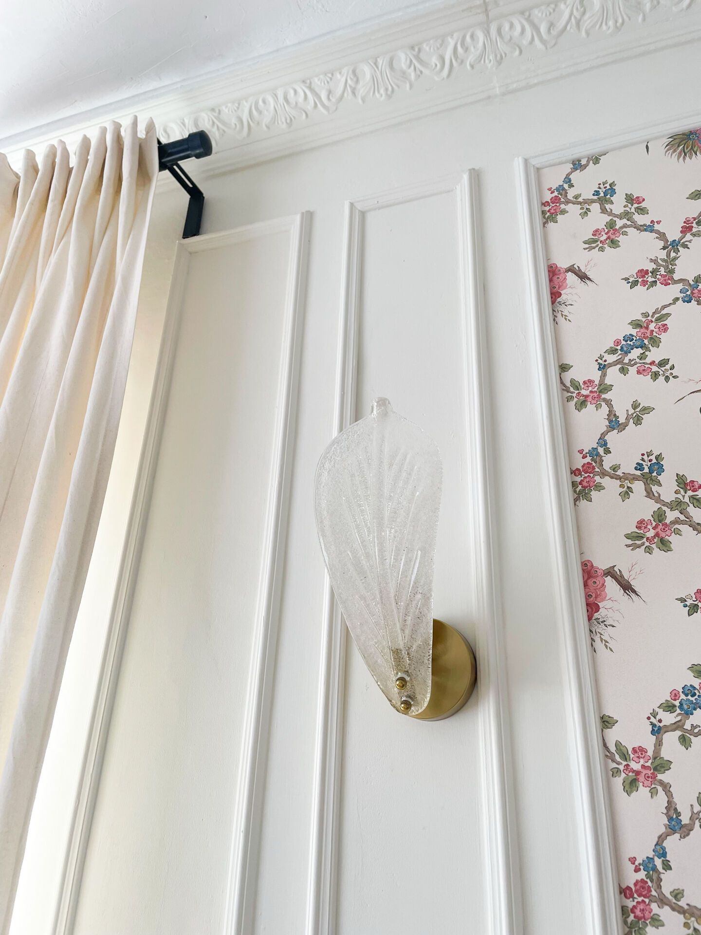 White Murano glass leaf wall light