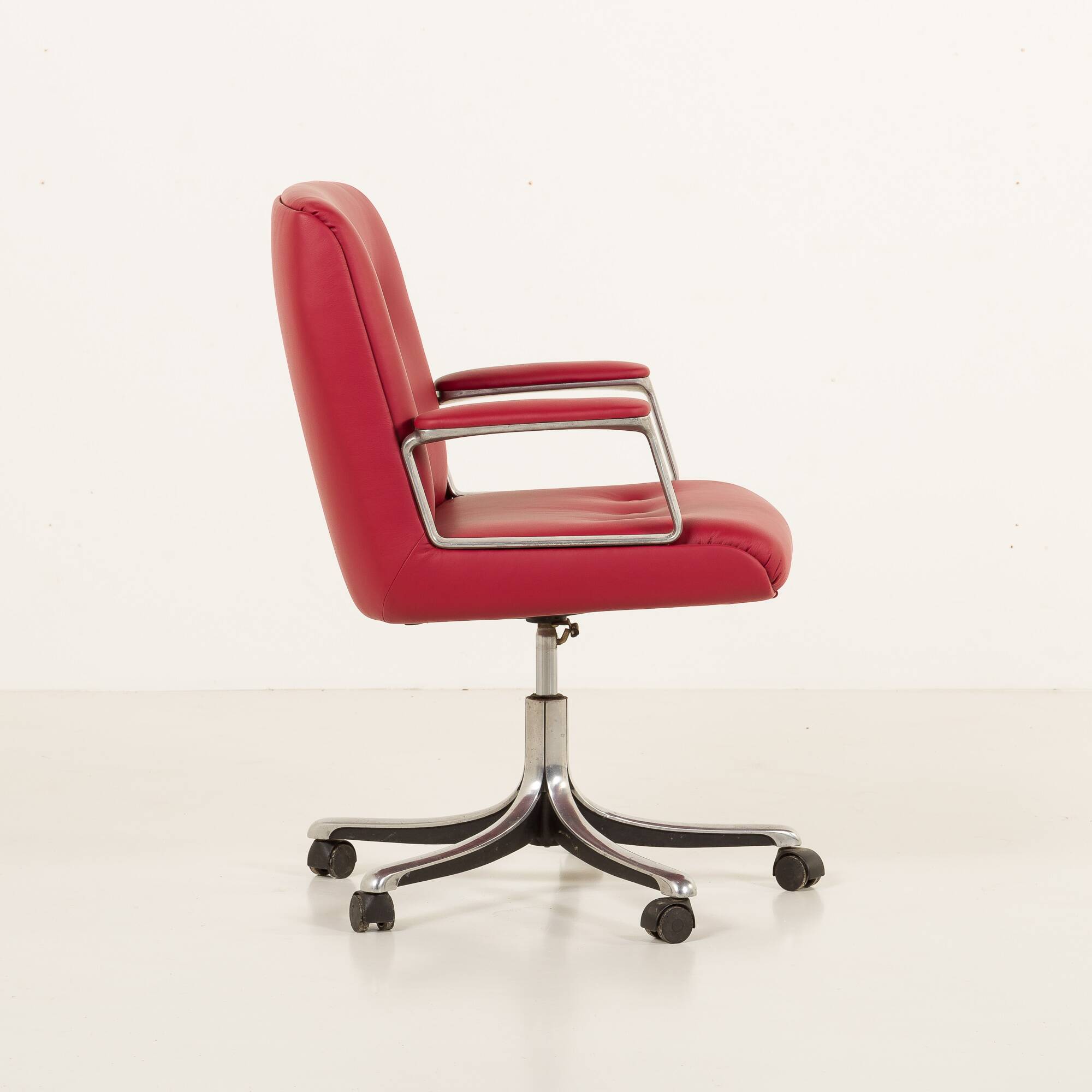 Office chair by Osvaldo Borsani for Tecno, 1970s