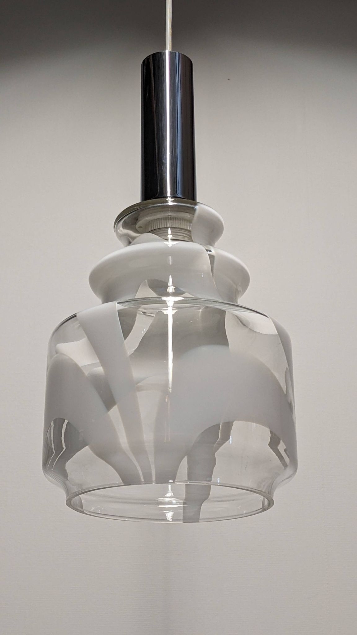 Suspension en verre Murano marbré blanc, Italie vers 1970