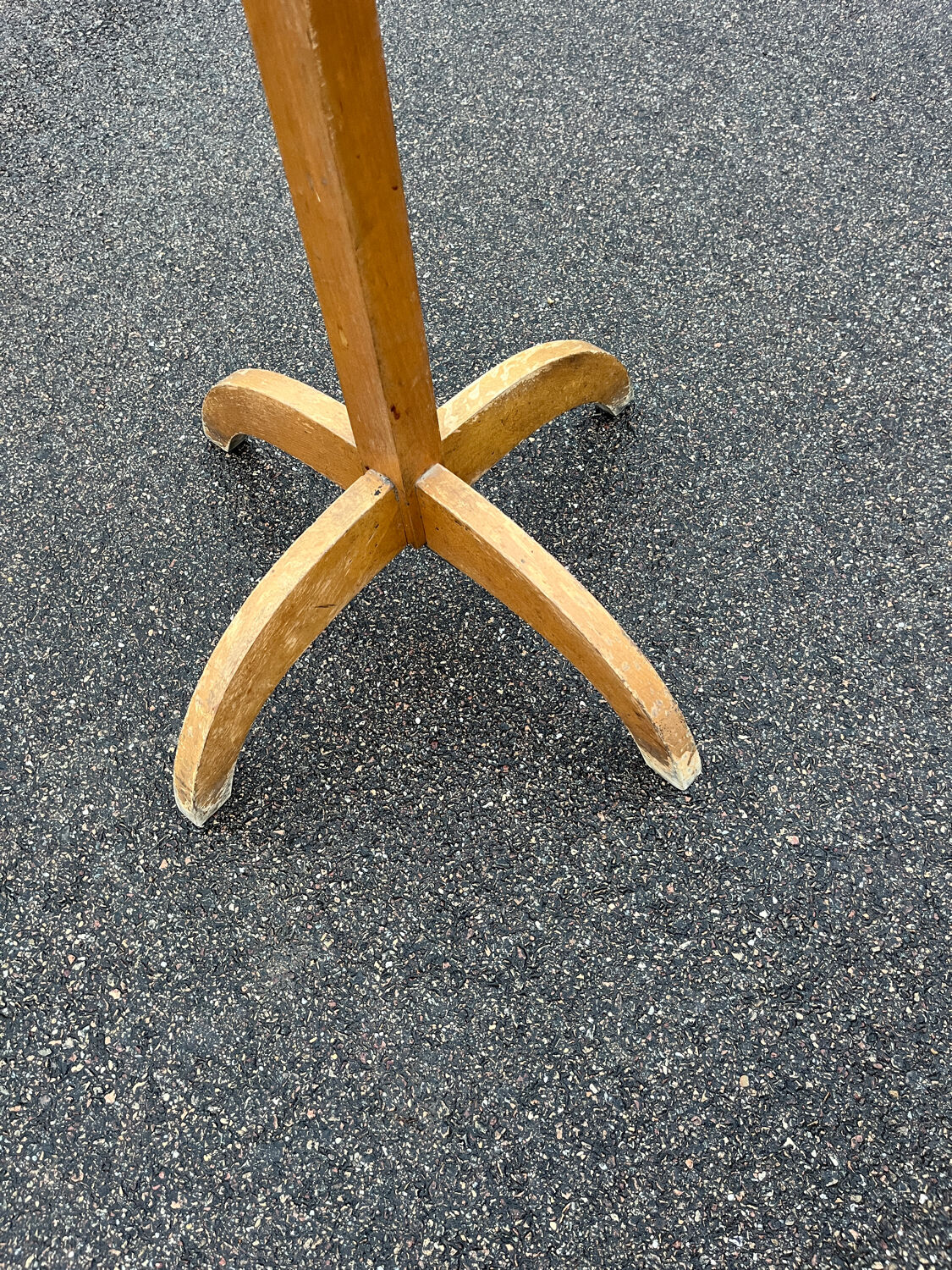 Vintage floor coat rack Stella from the 50s/60s.