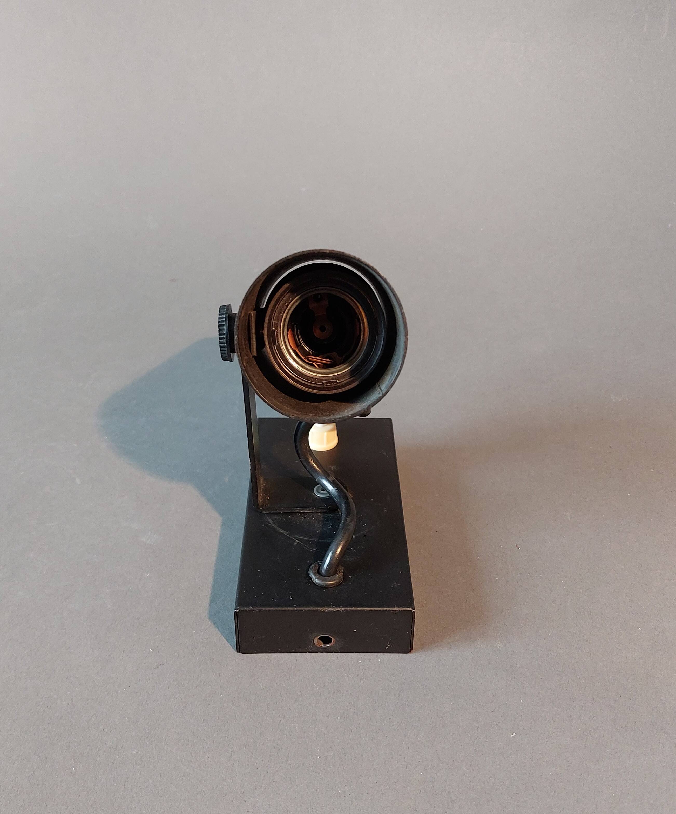 Modernist Lita 1960 wall lamp in black metal.