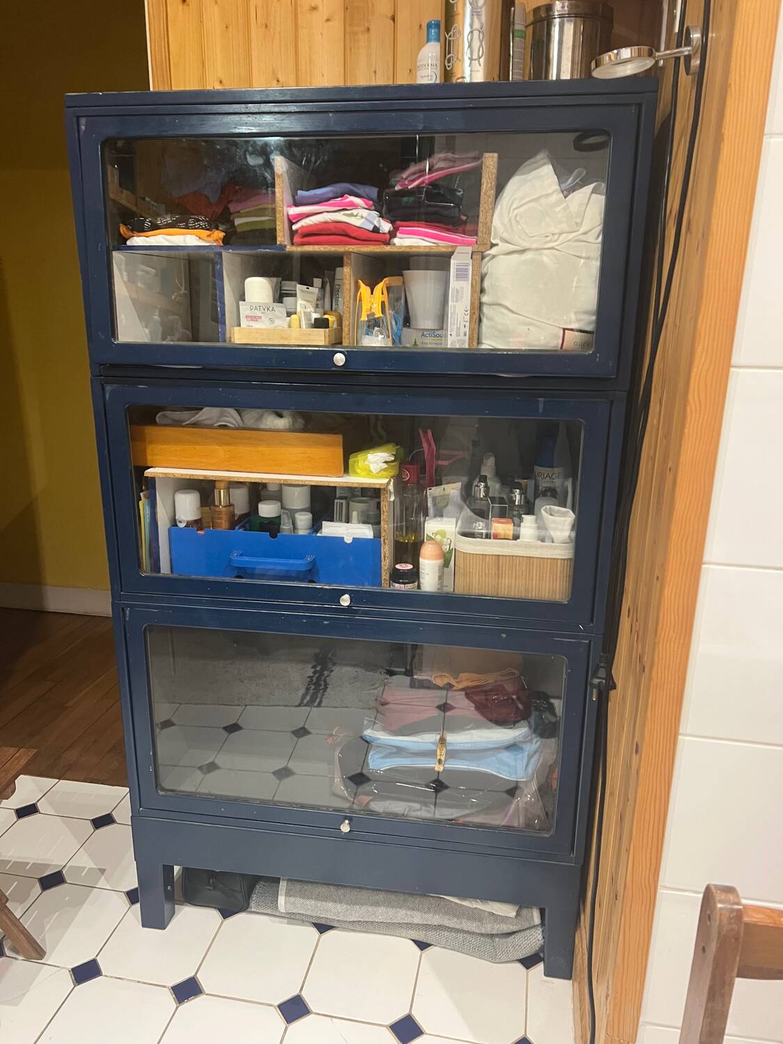 Metal storage furniture