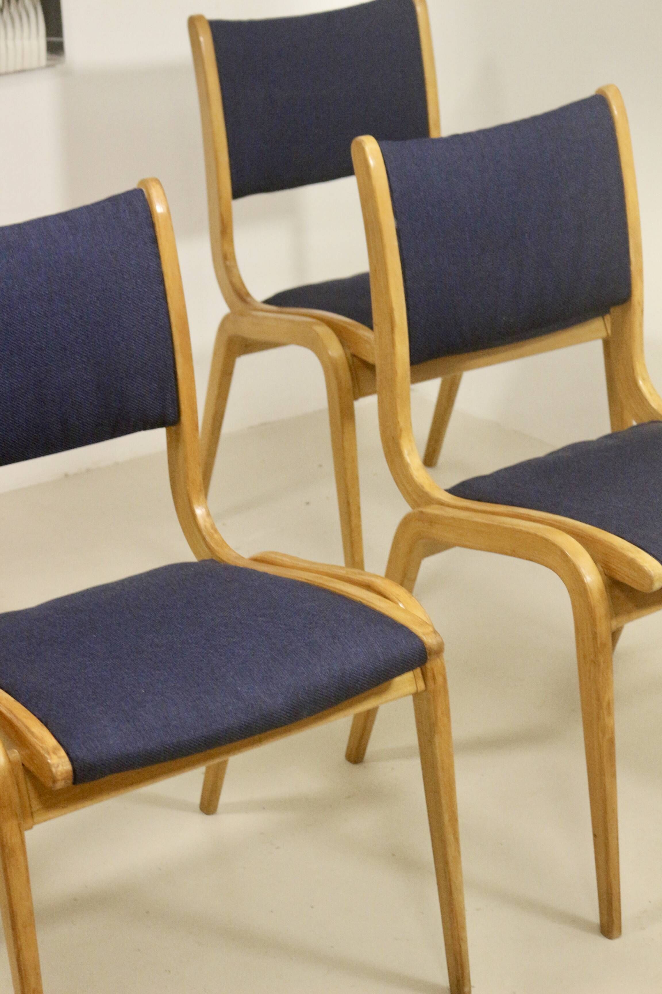 Lot de 4 chaises design scandinave bois courbé année 60.