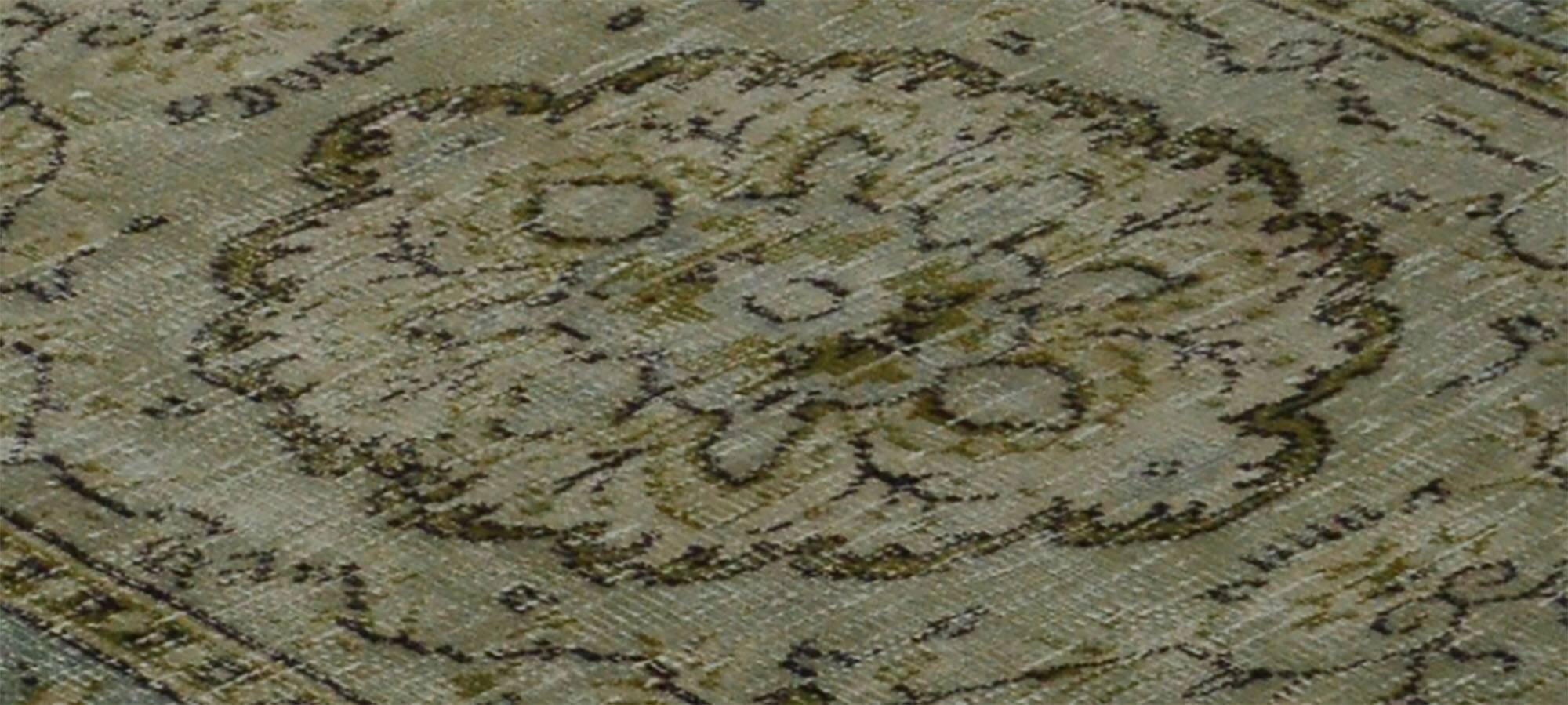 ONE-OF-A-KIND TURKISH HANDWOVEN VINTAGE RUG - RUSTIC VINTAGE CHARM 201X 105