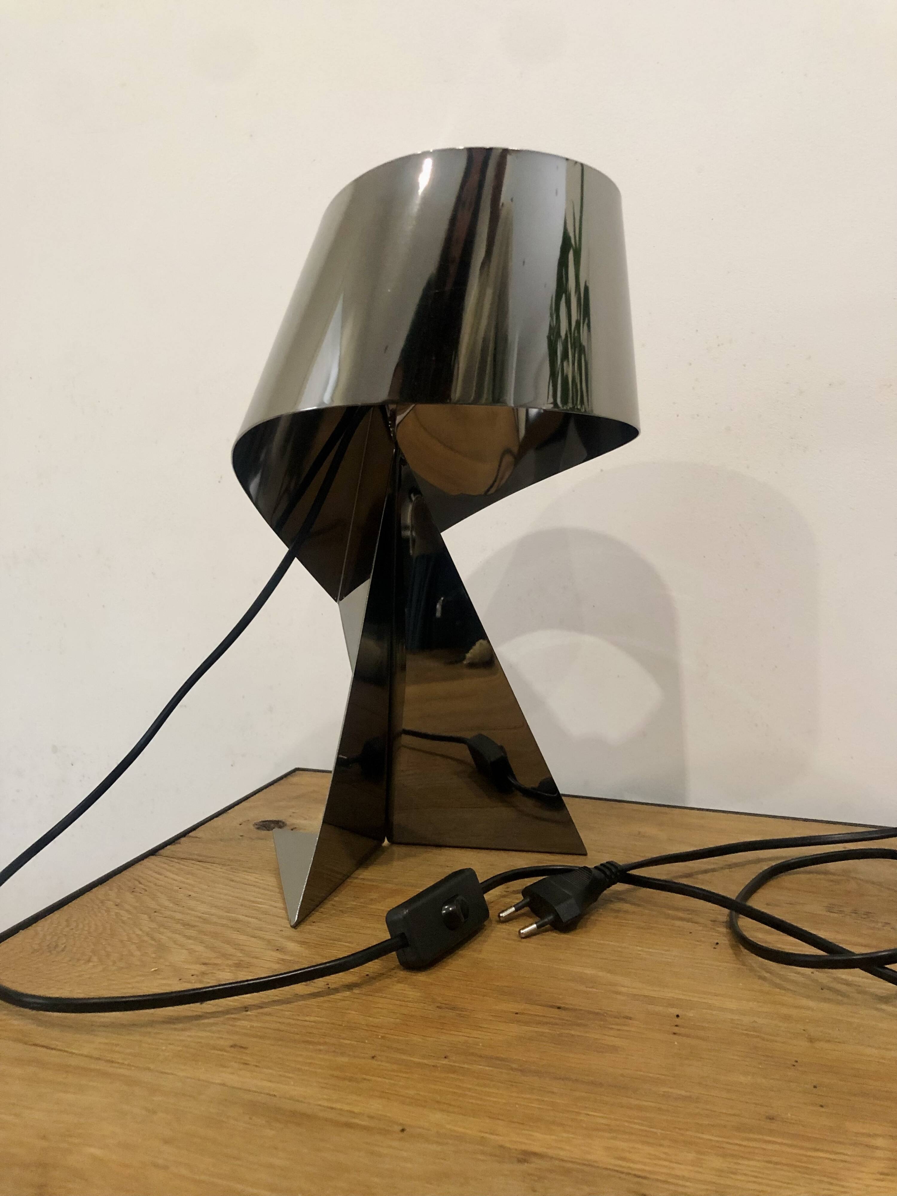 Ribbon Habitat Lamp