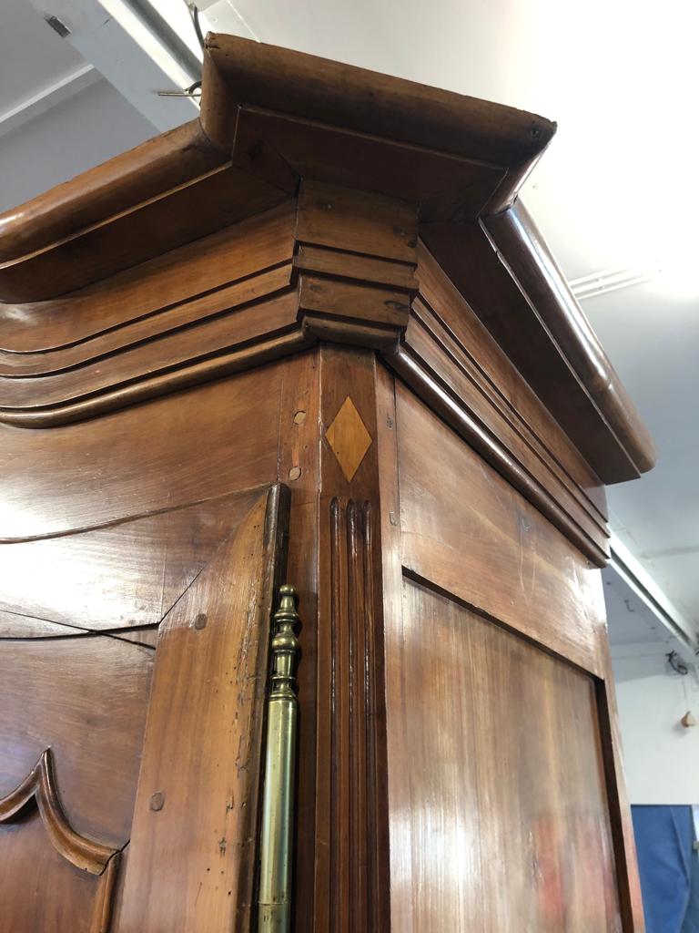 Superb wardrobe Louis XV walnut early nineteenth