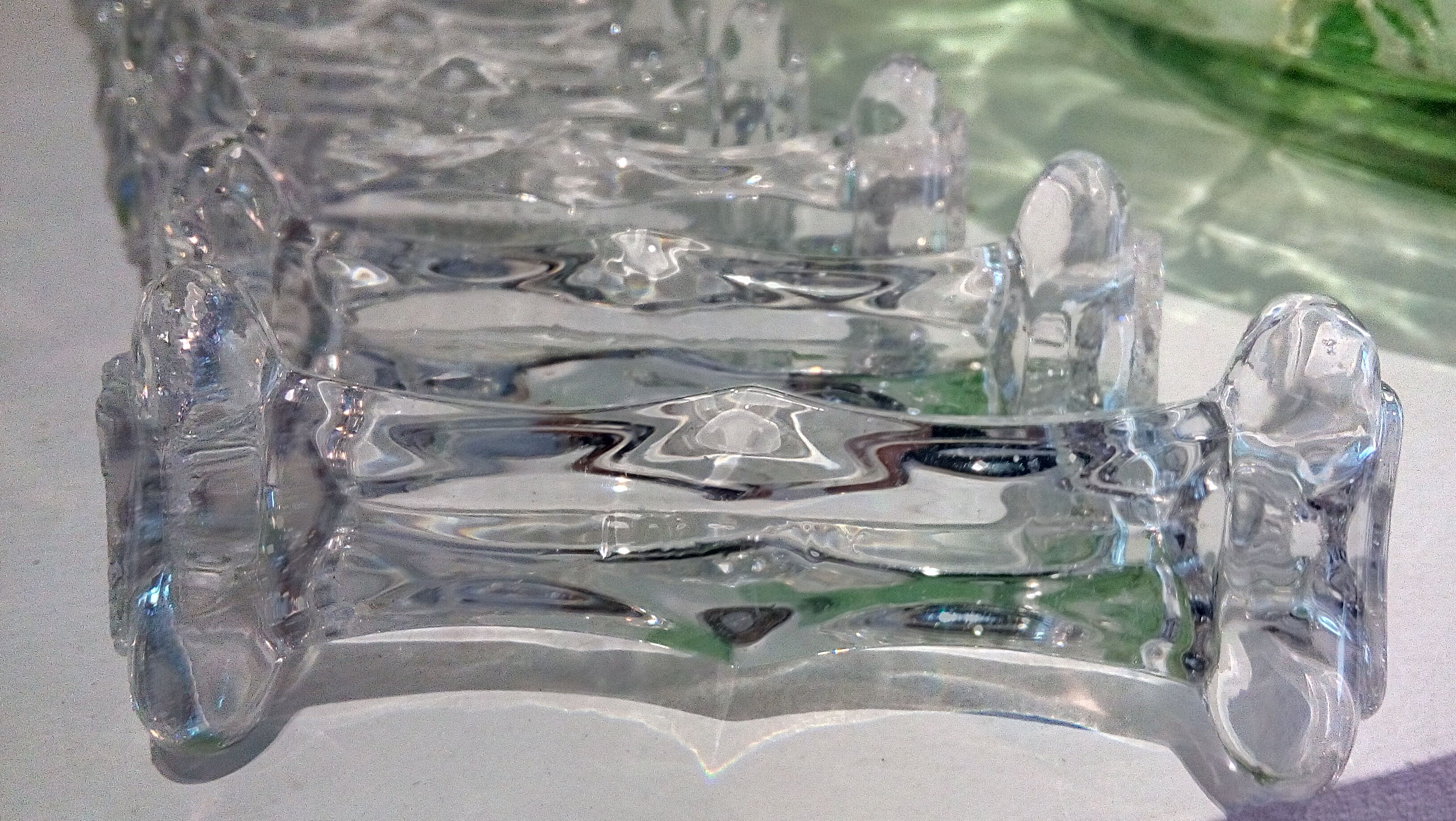 Portieux crystal knife carrier