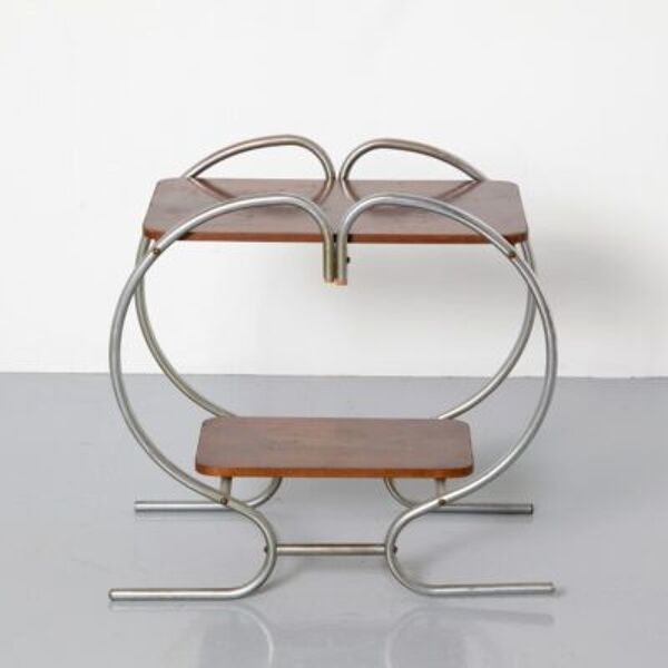 Table d'appoint en forme de coeur