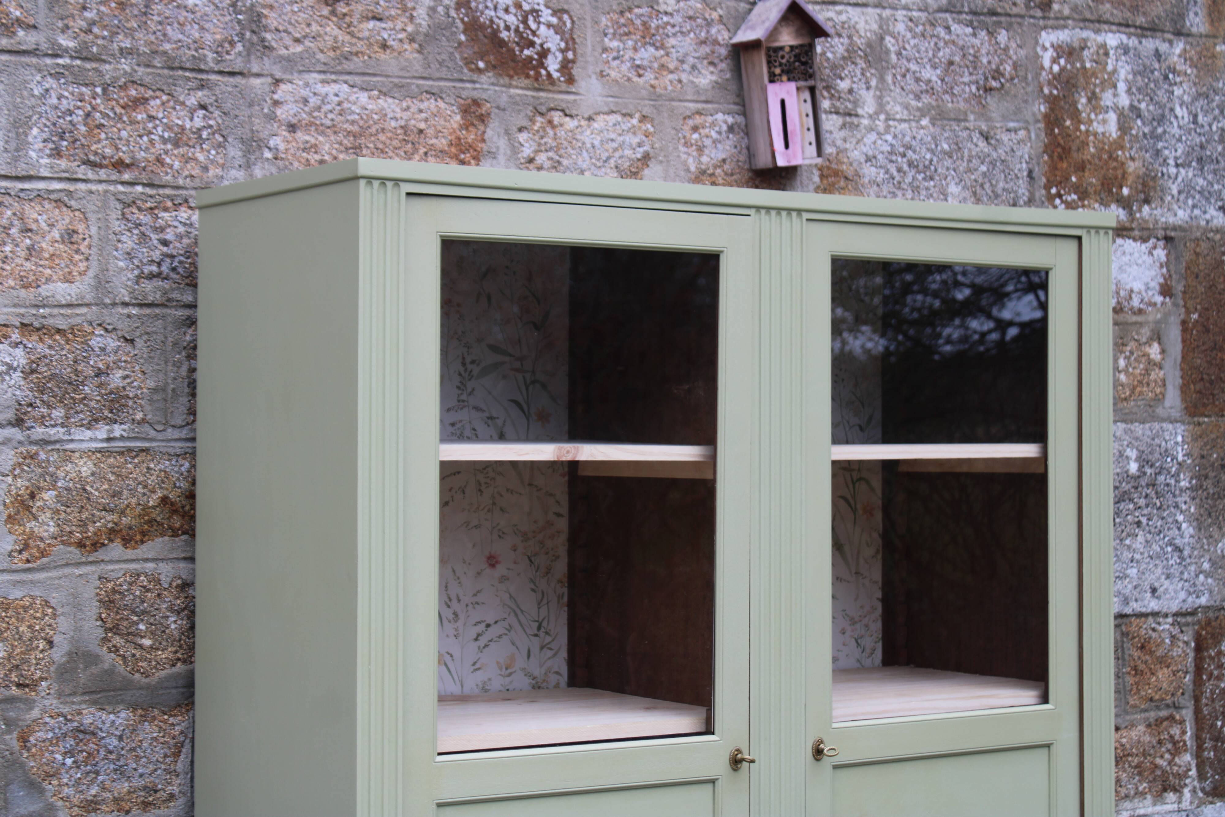 Renovated antique display cabinet – Lizard Green (Pure & Paint)