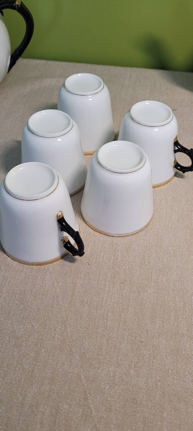 Coffee or tea service