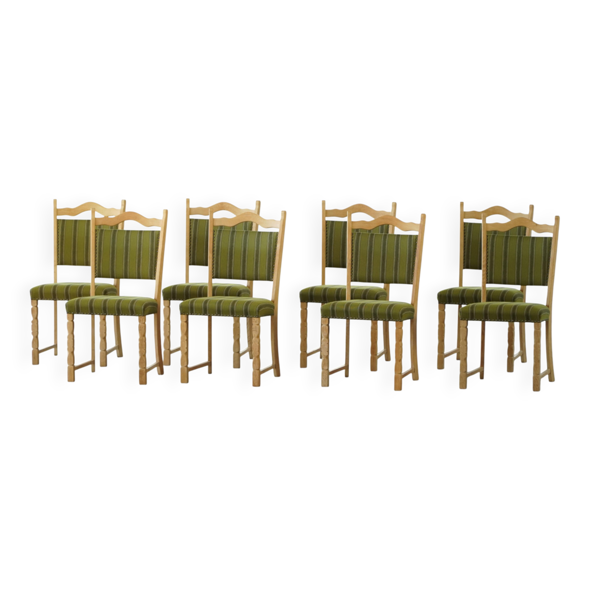 Danish "Mid-Century Modern" style, set of 8 dining chairs in oak signed by Henning Kjærnulf, 1960s.