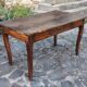 Table ancienne avec tiroir