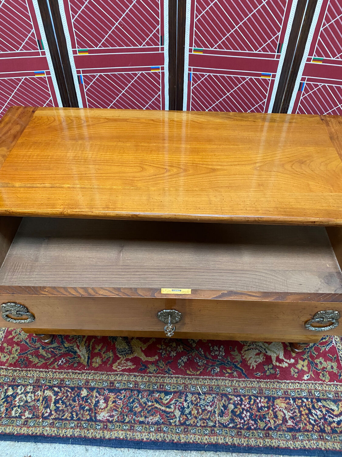 Commode en massif style Louis XVI, 3 tiroirs