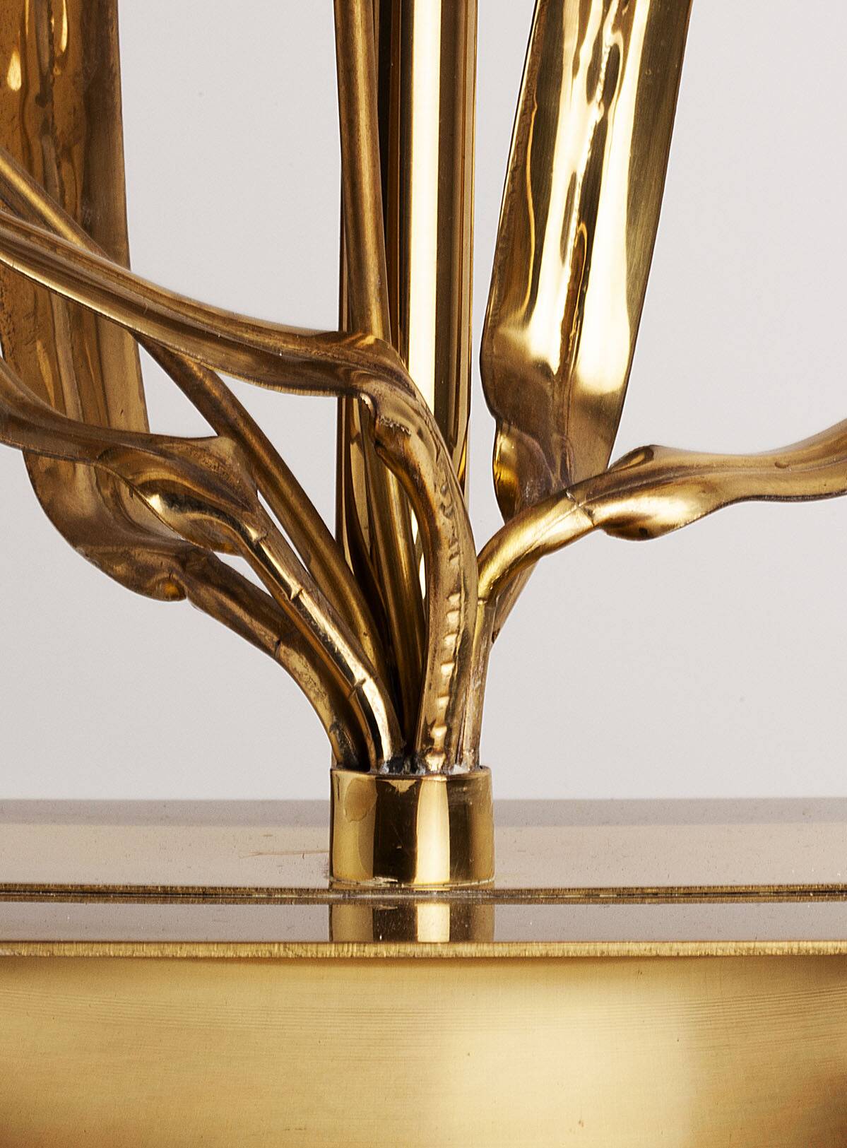 Lampe de table avec des cygnes en vol