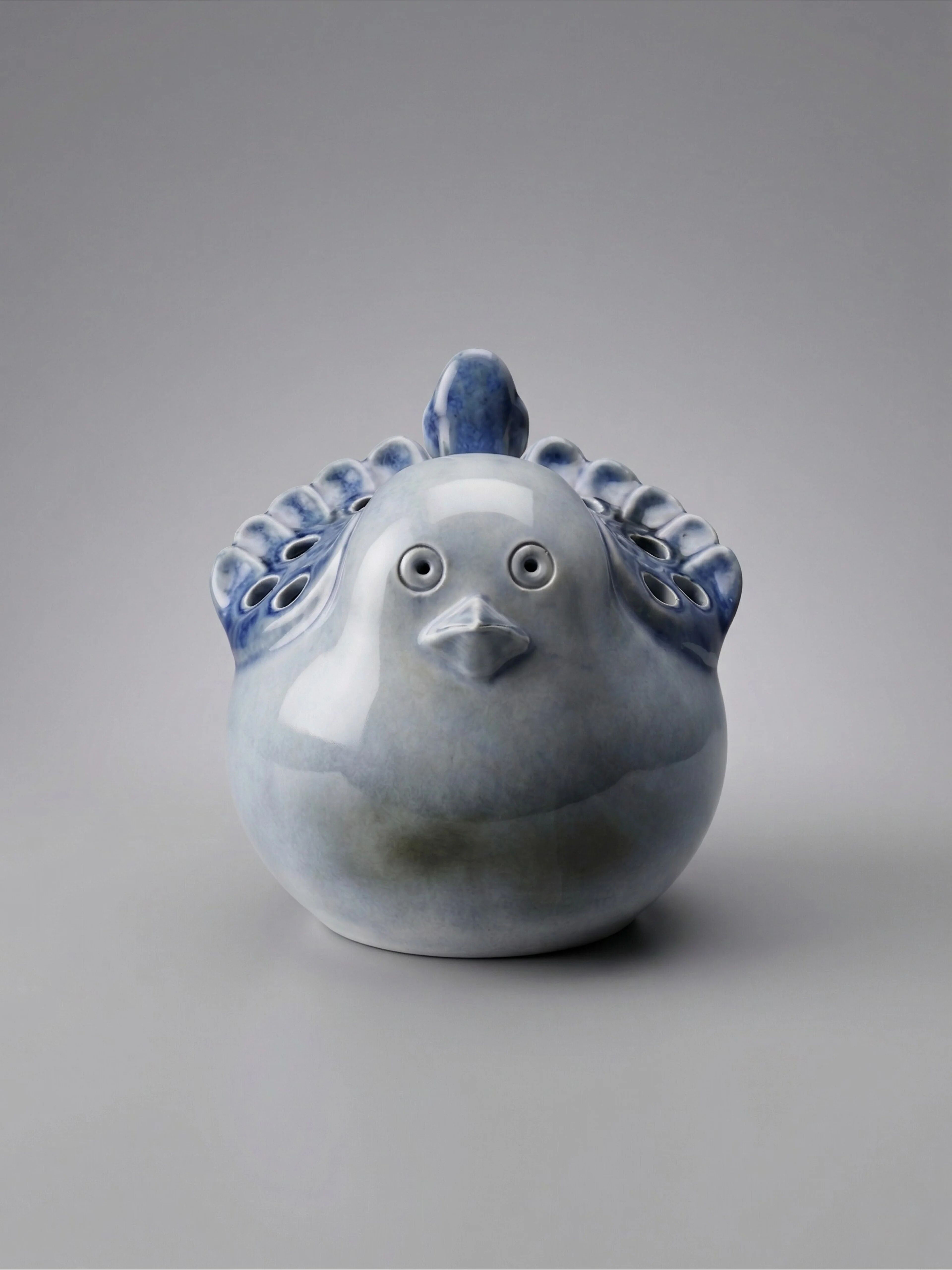 Decorative porcelain bird Virebent – Vintage French ceramics