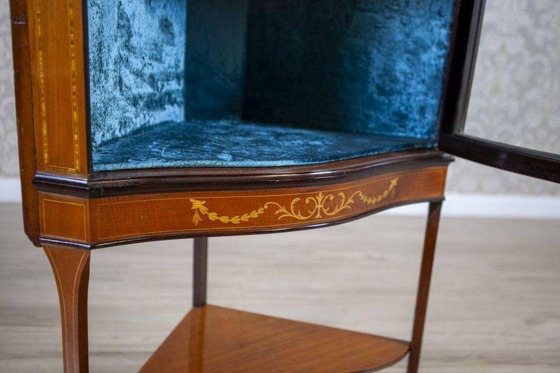 Late-19th Century English Corner Cabinet in Brown, 1890s