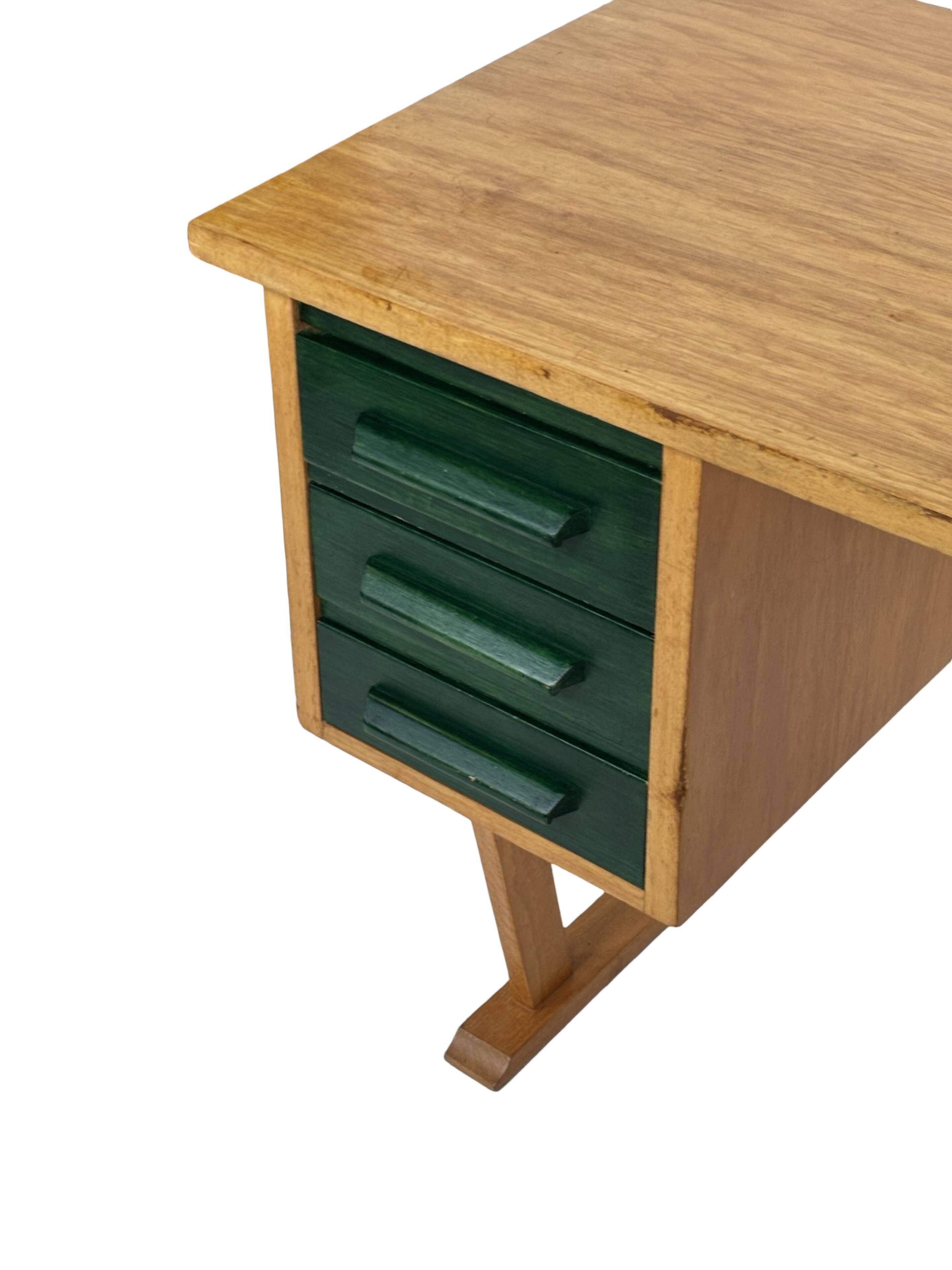 Bureau vintage des années 1960, design de bureau compact