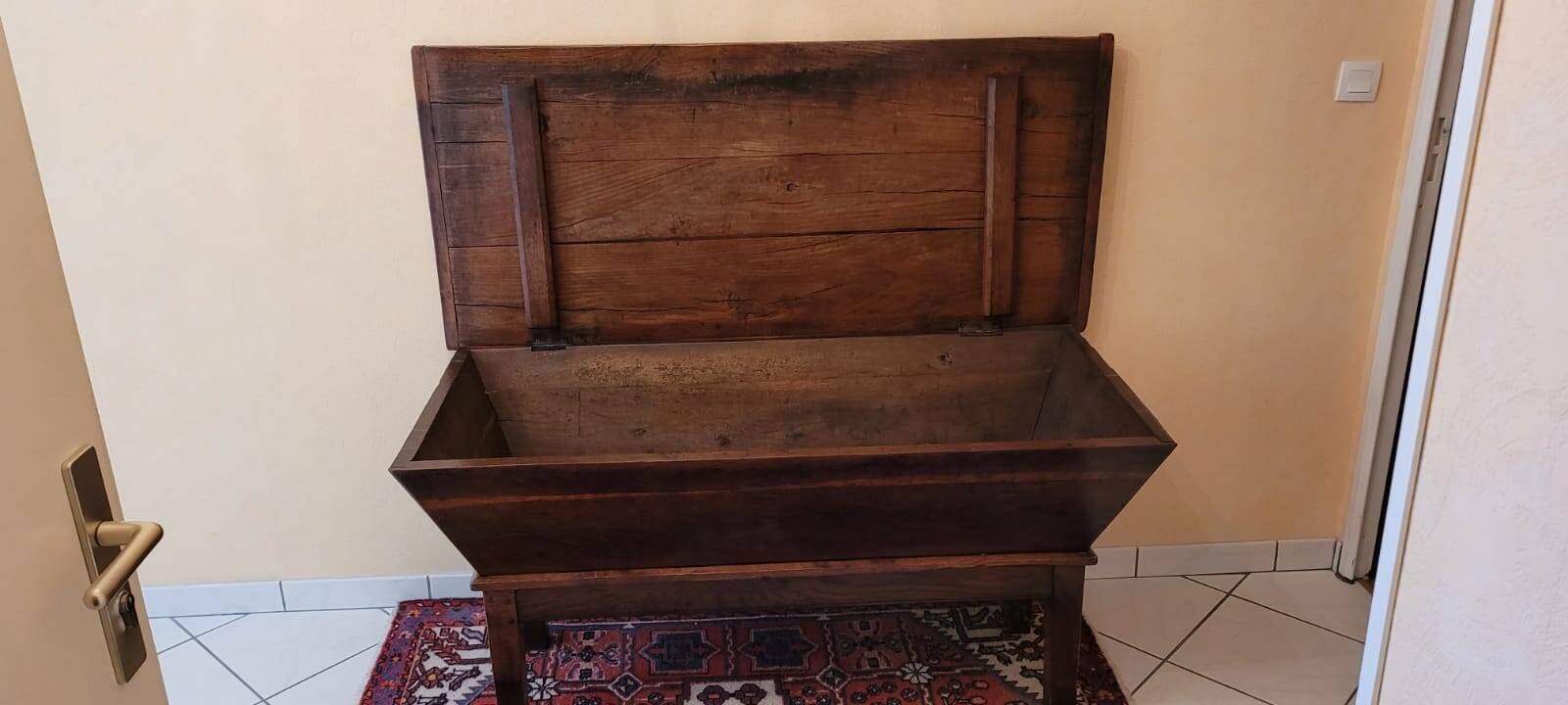 Meuble, ancien pétrin de boulanger