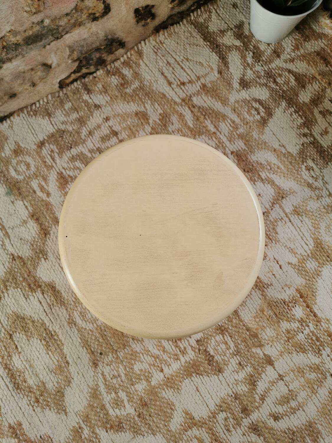 Vintage stool in cream white patinated wood