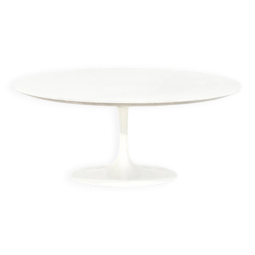 "Tulip" coffee table laminated by Eero Saarinen for Knoll, United States.