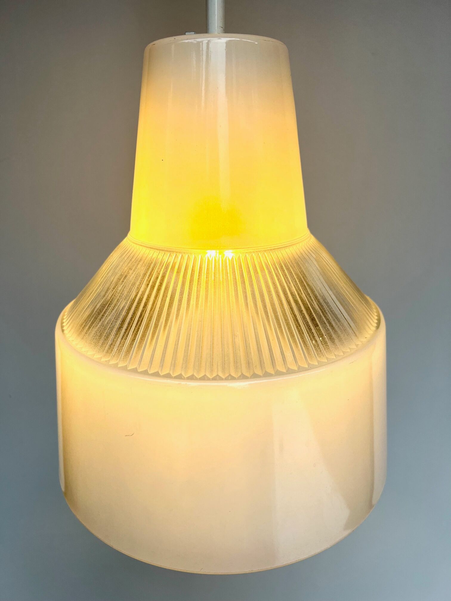 Holophane suspension en verre rv2 prismopal 1972  ø 24 cm