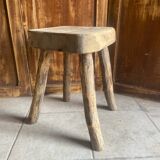 Tabouret ancien brutaliste en chêne massif