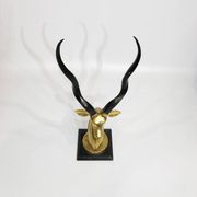 Sculpture en laiton et marbre de la tête d'antilope koudou des années 1970
