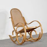 Fauteuil à bascule italien Luigi Crassevig en bois courbé