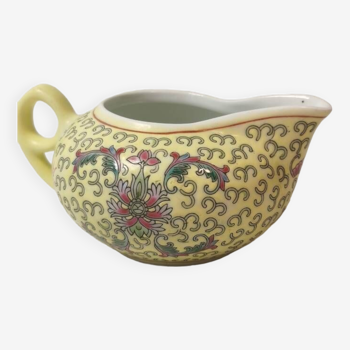Cruche ou Pot à Lait en Porcelaine Jaune Chinoise Vintage. Signée
