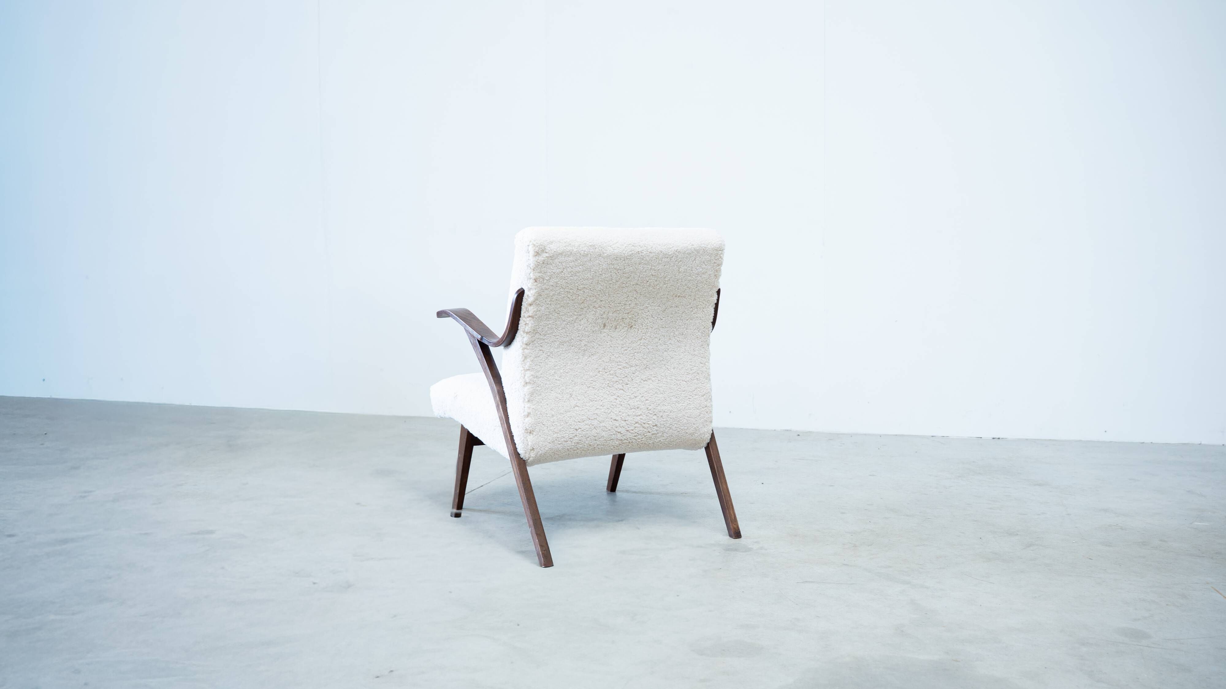 Set of two elegant lounge chairs
