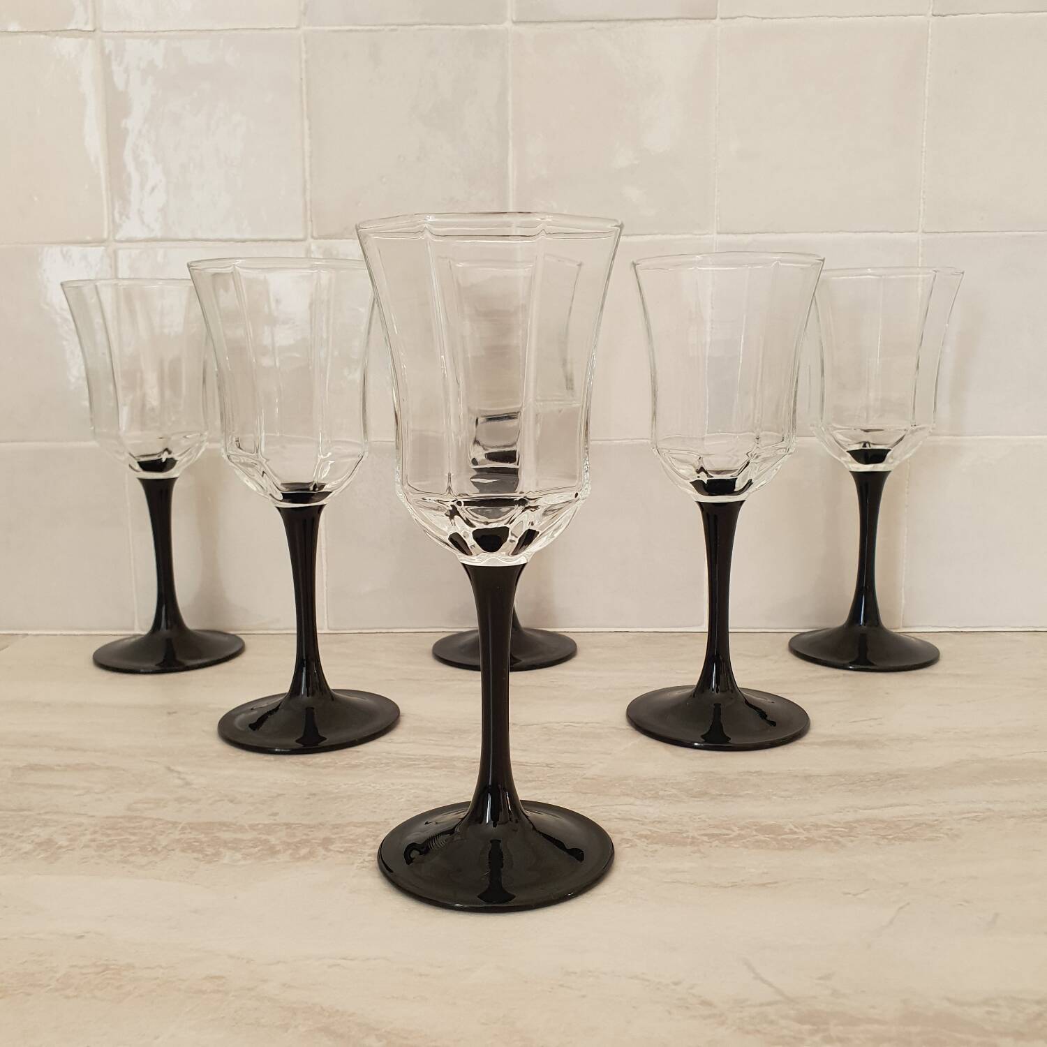 6 Octime octagonal black-footed wine glasses