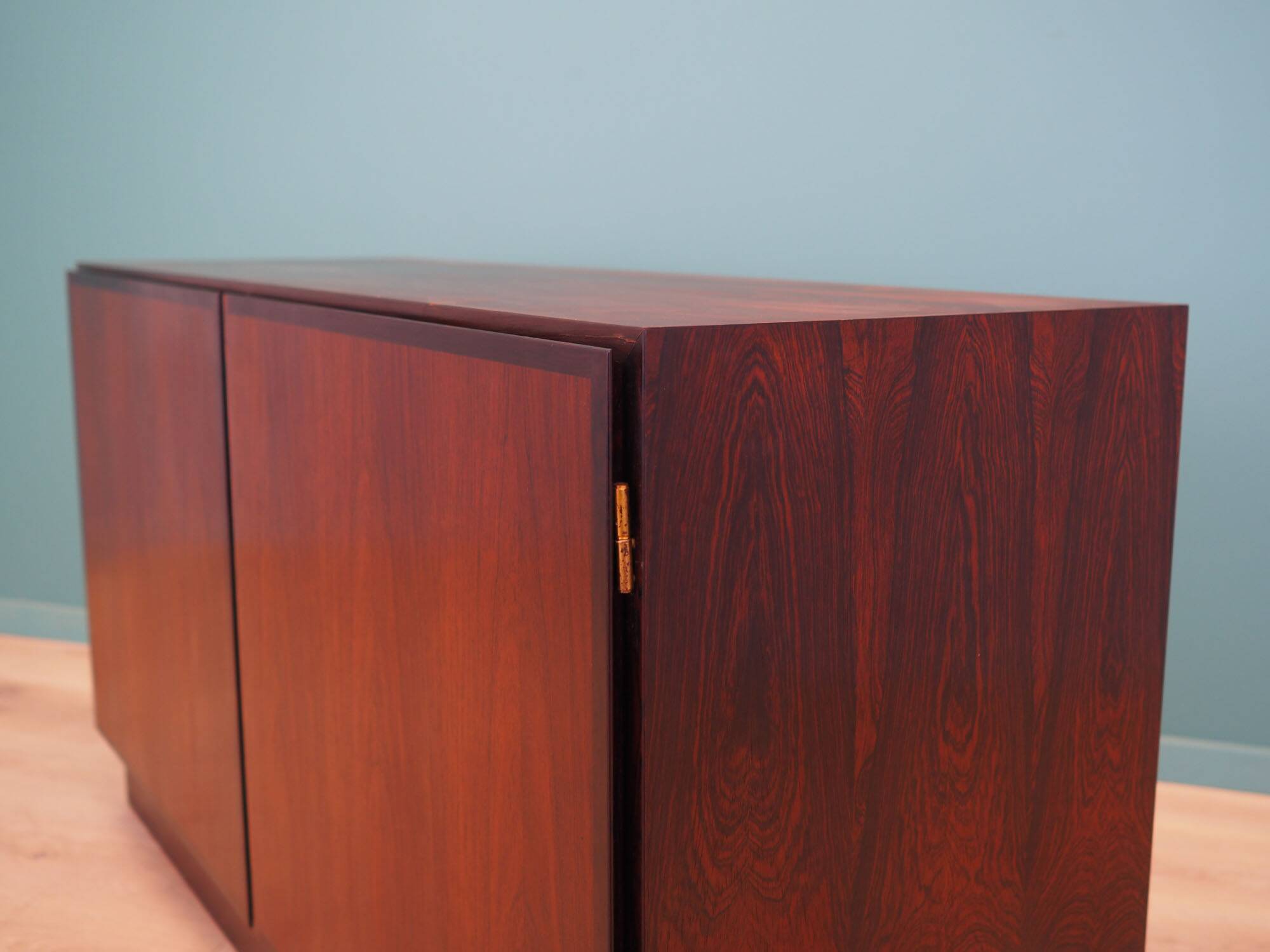 Cabinet en palissandre, design danois, années 1960, fabricant : Omann Jun