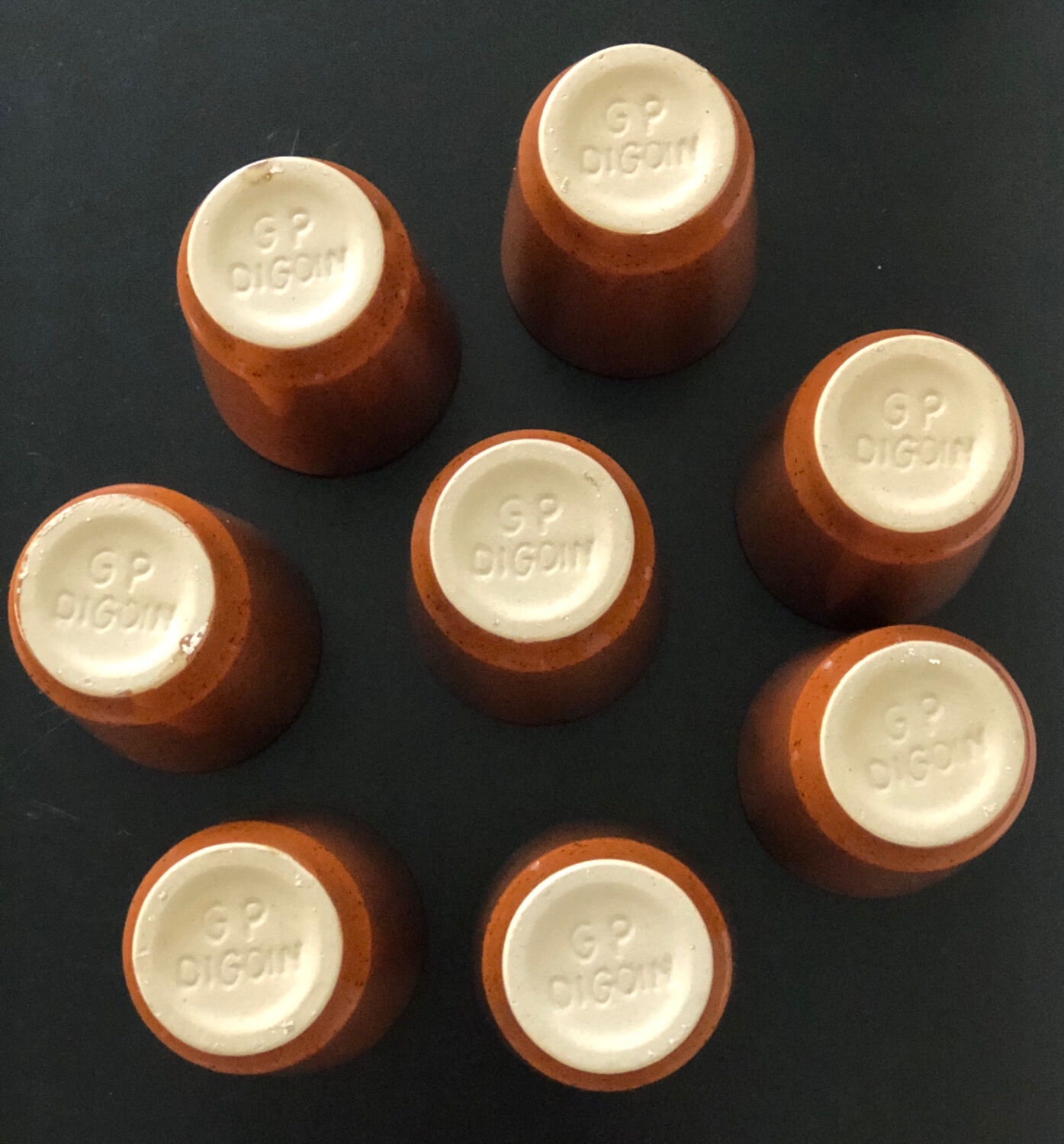 8 cups in glazed sandstone gp digoin