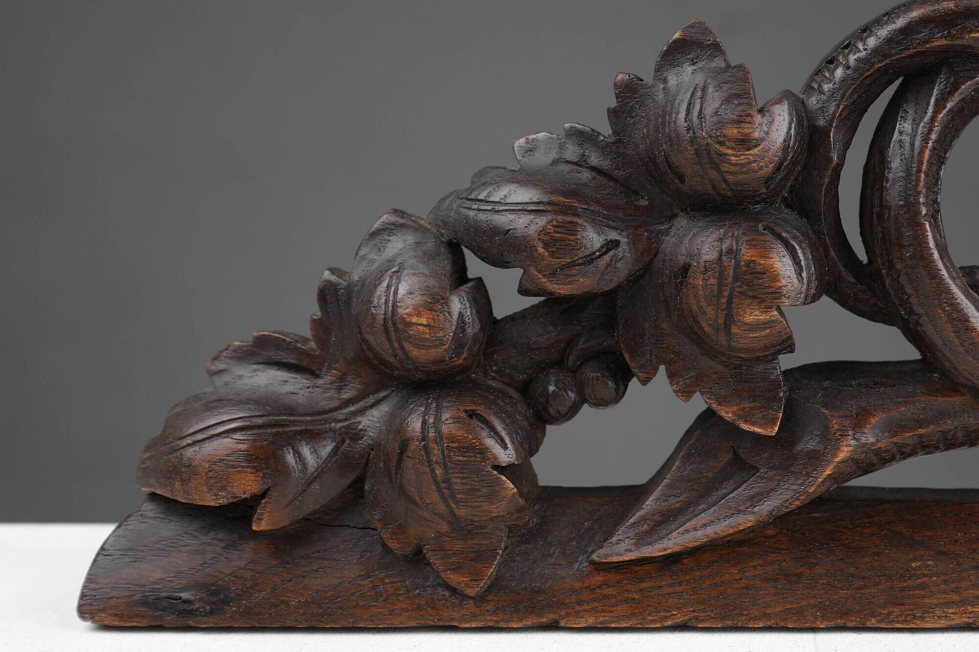 Oak pediment with hand-carved oak leaves around a wreath, France ca. 1850
