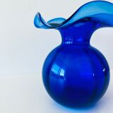Vase bleu à collerette
