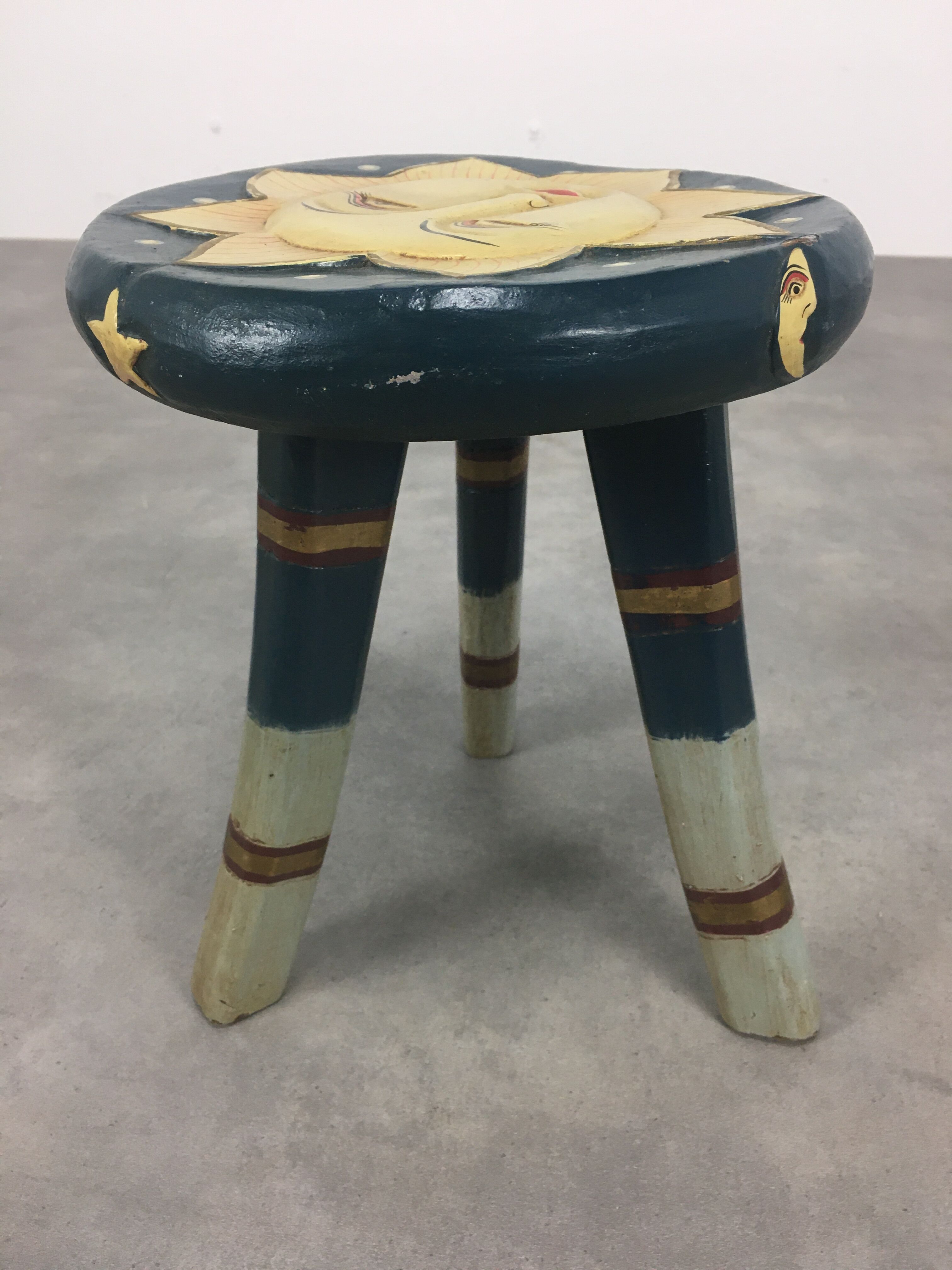 Stool tripod sun child