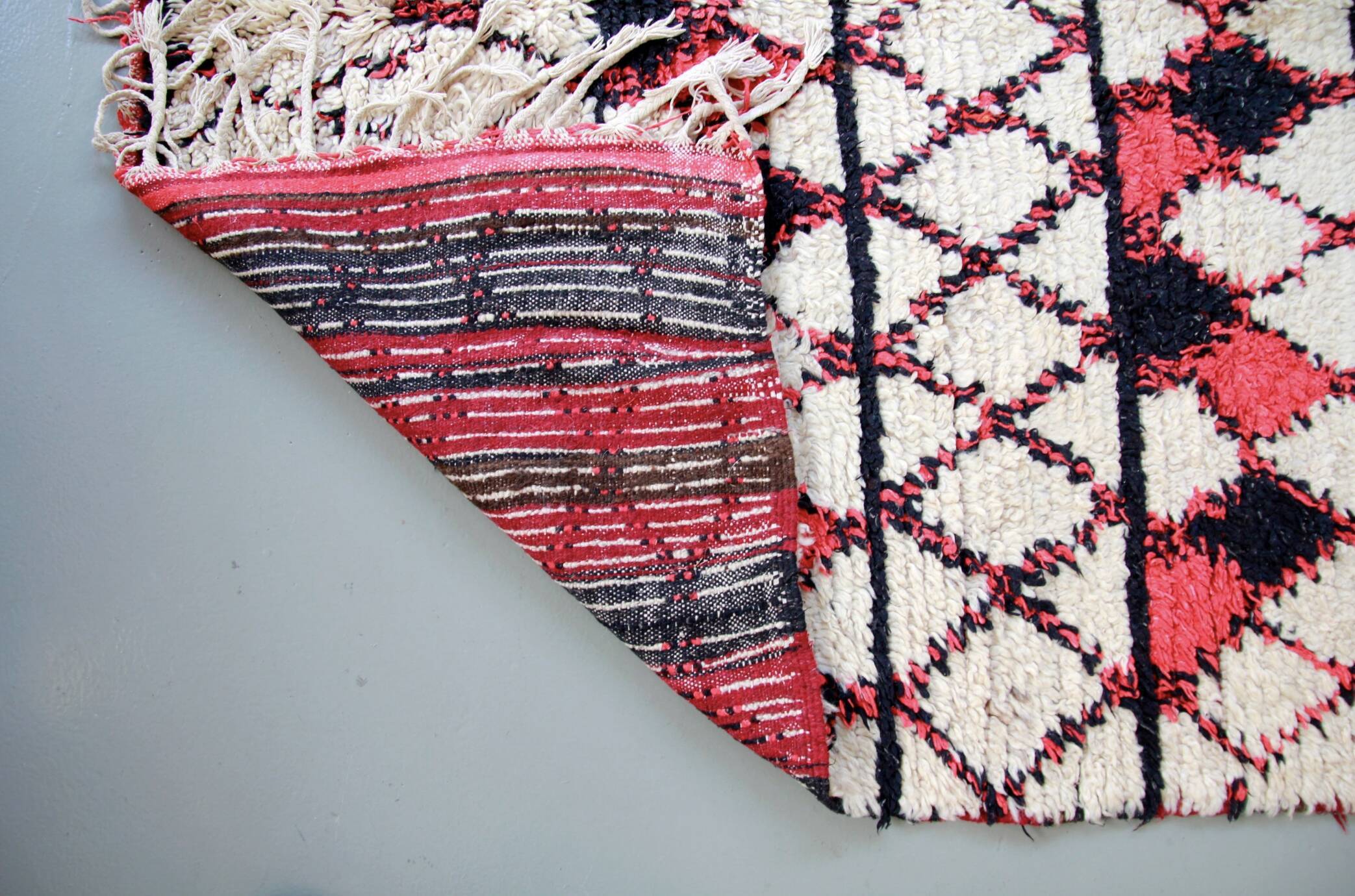 Berber carpet Beni Ouarain original old vintage