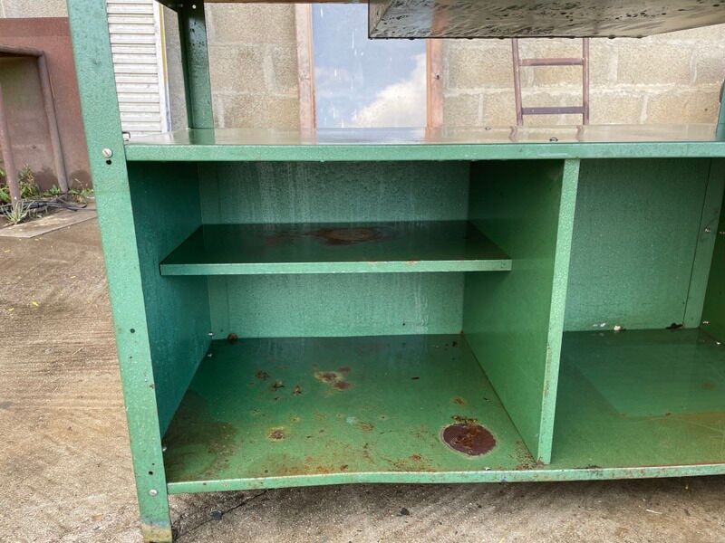 Established iron wooden top