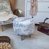 Pouf / Repose pieds vintage en toile de Jouy bleu