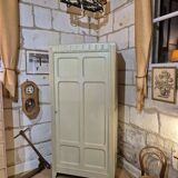 Vintage Parisian bonnetière