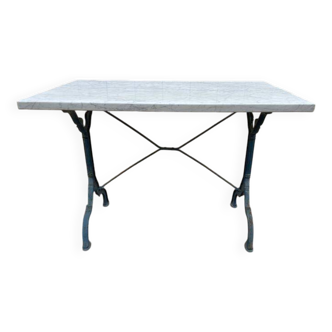 Table de bistrot en marbre et fonte