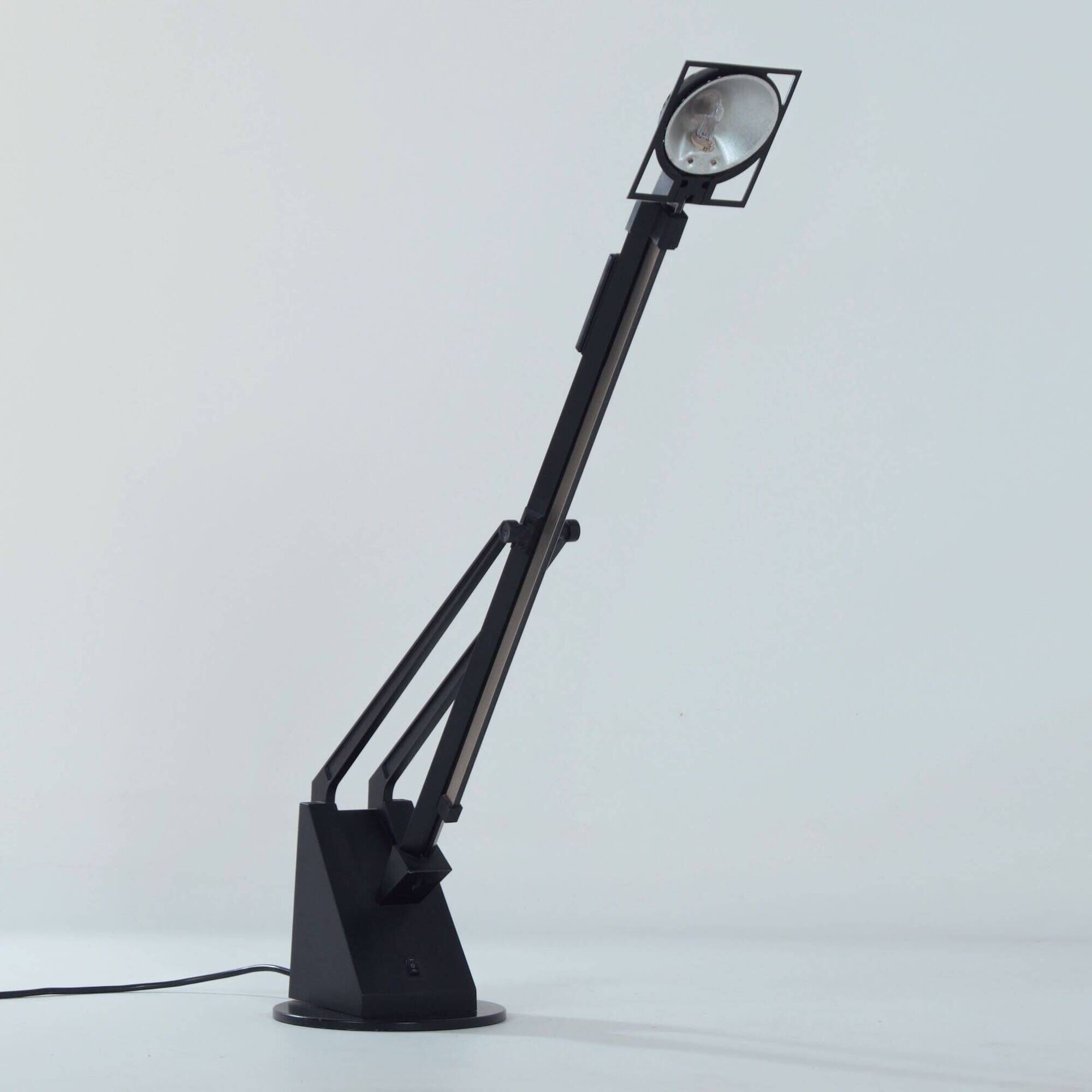 Italian Desk Lamp “Fila” by Chanan Gardi for Sirrah, 1980s