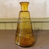 Carafe art deco en verre jaune