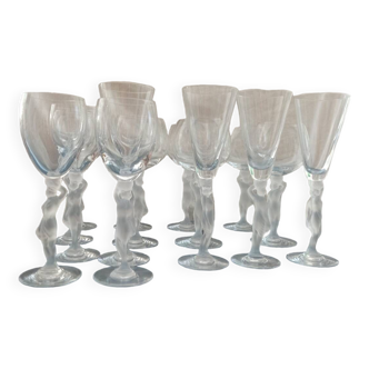 15 art deco glasses in French crystal with caryatid base