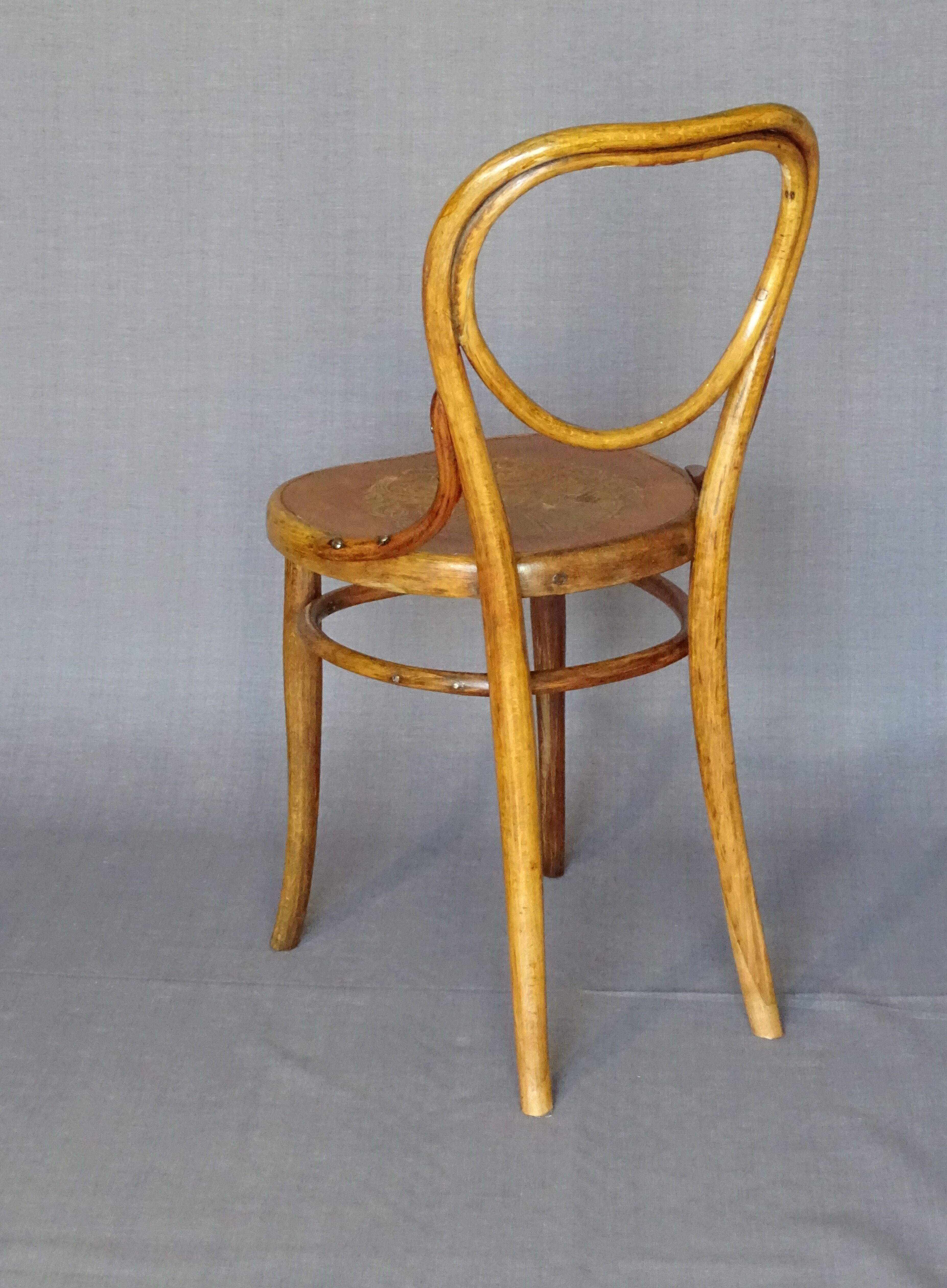 Chair "heart" Thonet N°28 seat wood 1900