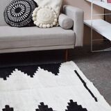 Argentinean rug 100% pure wool black and white