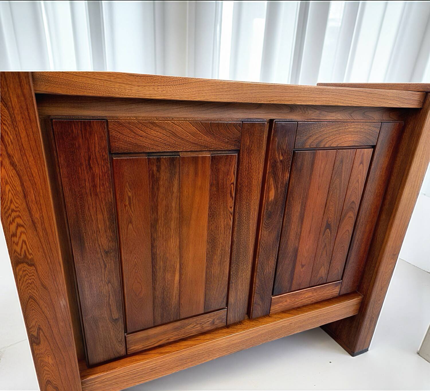 Massive oak buffet house Regain